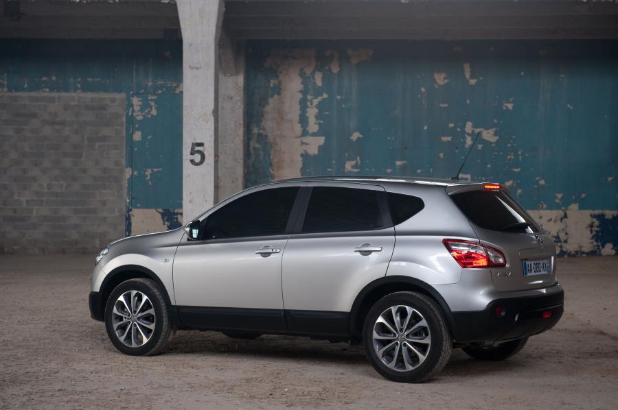  Nissan Qashqai 2010 года  (фото 167 из 204)